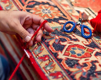 خدمات تخصصی و حرفه ای رفوی فرش در قالیشویی نیاوران